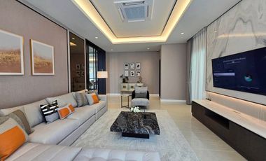 For rent そして for sale 5 Beds house in Lat Krabang, Bangkok