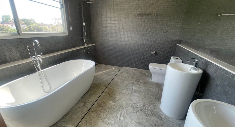 For rent and for sale 4 bedrooms villa in Hang Dong, Chiang Mai