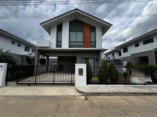 For rent 3 Beds house in Mueang Pathum Thani, Pathum Thani
