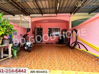 For sale 2 bed townhouse in Sam Khok, Pathum Thani