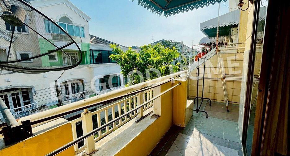 For sale 4 bedrooms townhouse in Mueang Nonthaburi, Nonthaburi
