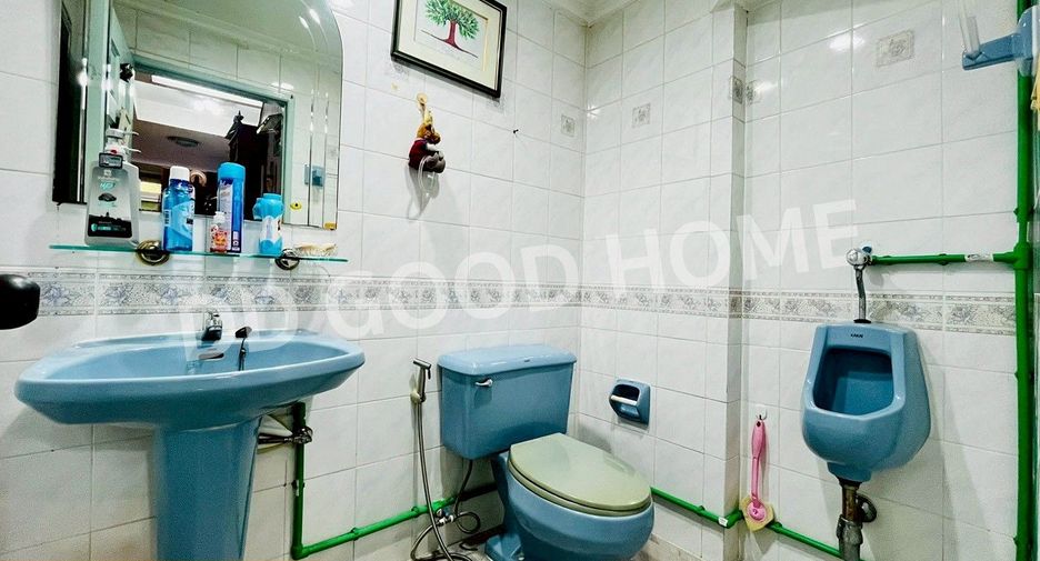 For sale 4 bedrooms townhouse in Mueang Nonthaburi, Nonthaburi