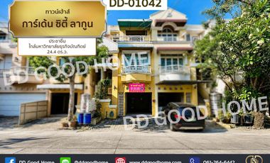 Casa adosada en venta de 4 habitaciones en Mueang Nonthaburi, Nonthaburi