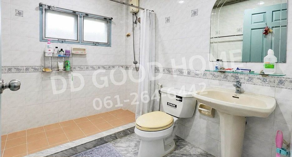Casa adosada en venta de 4 habitaciones en Mueang Nonthaburi, Nonthaburi