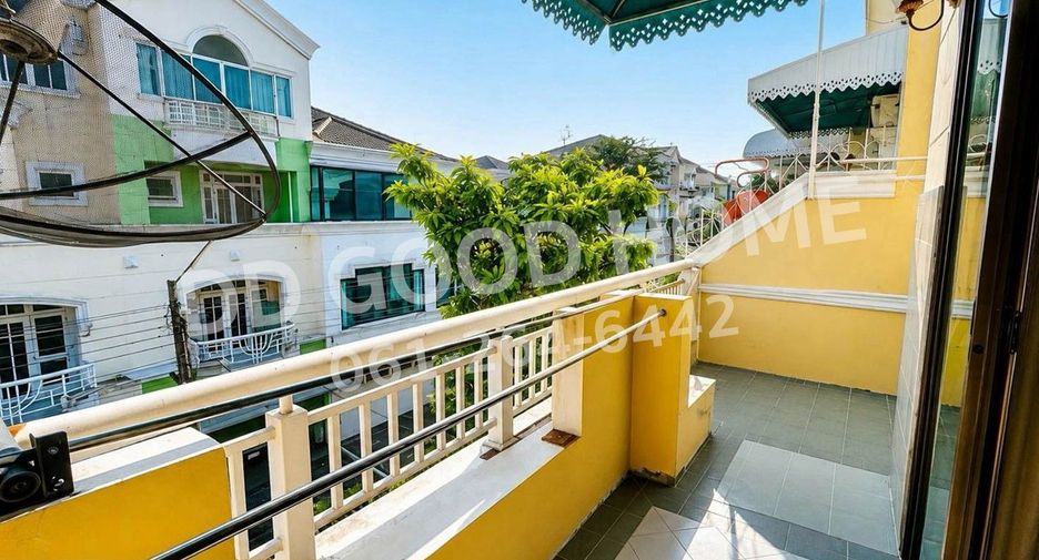 Casa adosada en venta de 4 habitaciones en Mueang Nonthaburi, Nonthaburi