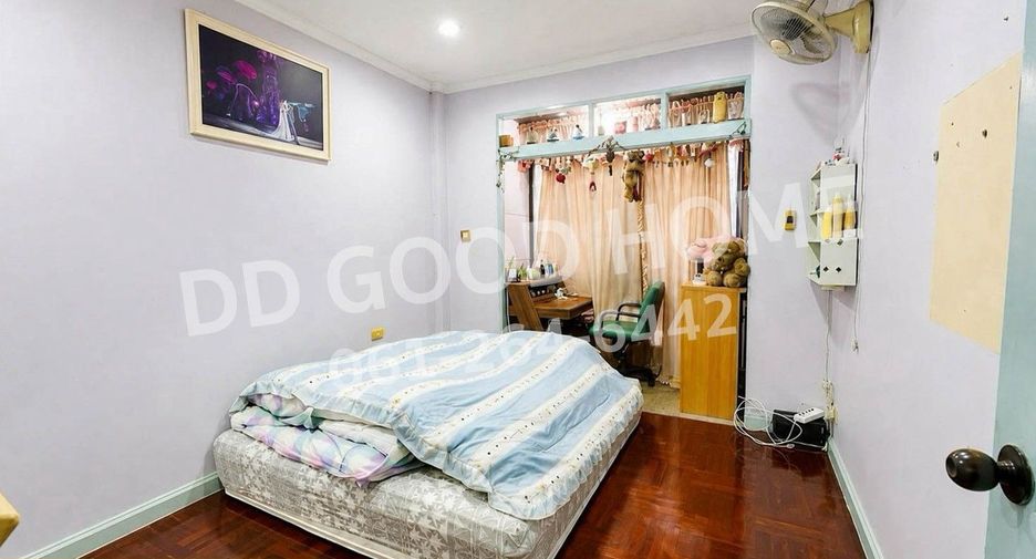 Casa adosada en venta de 4 habitaciones en Mueang Nonthaburi, Nonthaburi
