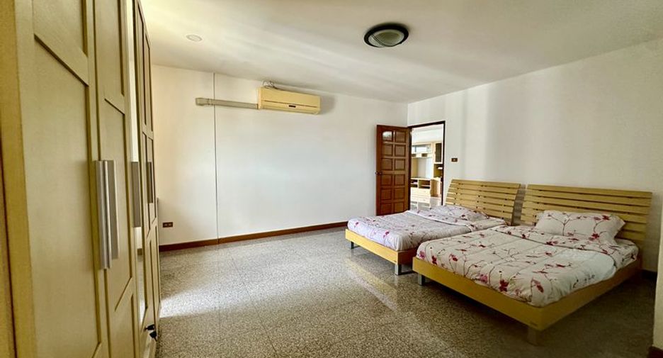For rent 2 bedrooms condo in Si Racha, Chonburi