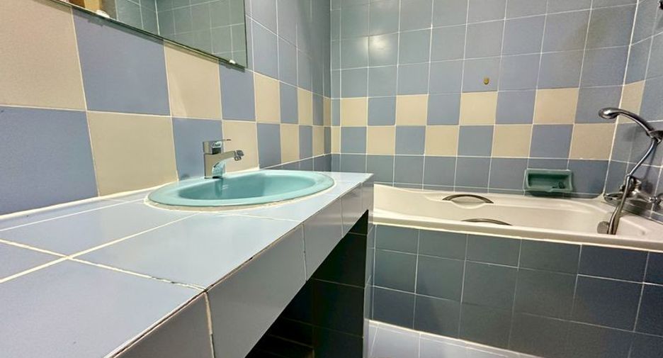 For rent 2 bedrooms condo in Si Racha, Chonburi