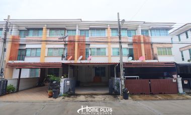 For sale 3 bedrooms townhouse in Bang Kapi, Bangkok