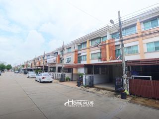 For sale 3 Beds townhouse in Bang Kapi, Bangkok