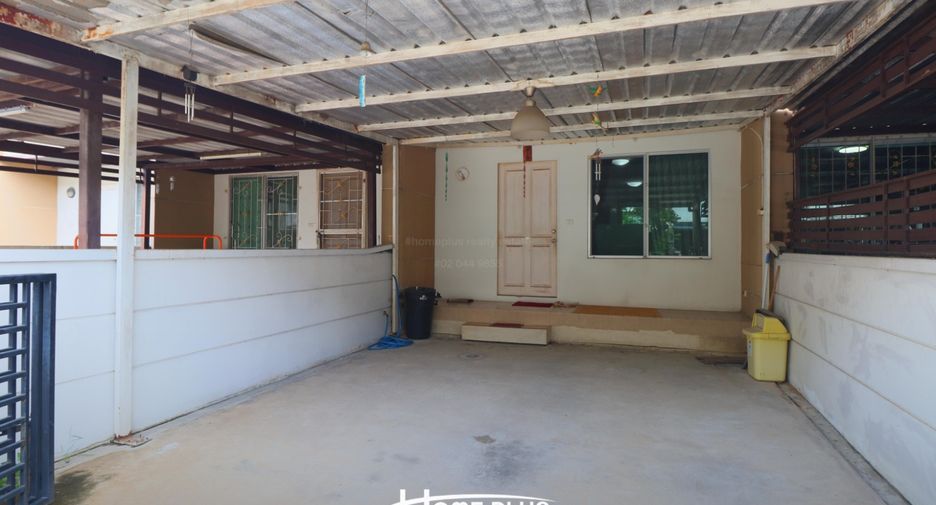 For sale 3 bedrooms townhouse in Bang Kapi, Bangkok