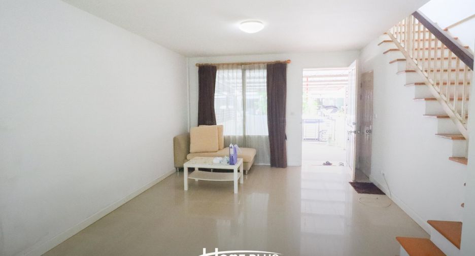 For sale 3 bedrooms townhouse in Bang Kapi, Bangkok
