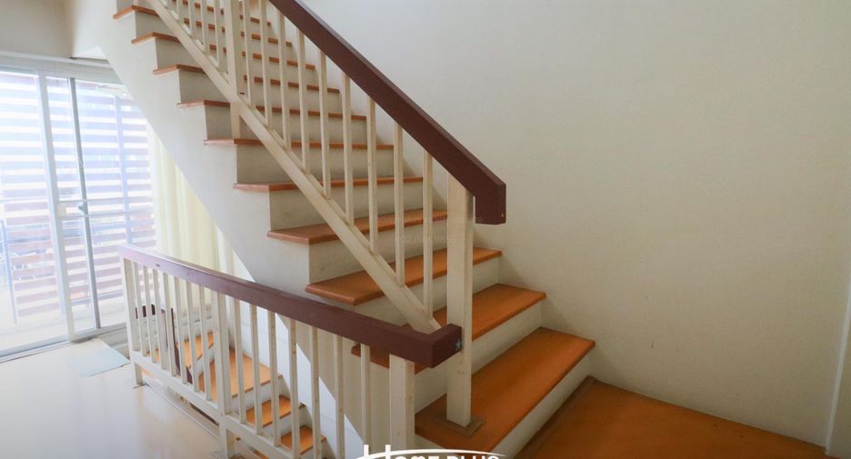 For sale 3 bedrooms townhouse in Bang Kapi, Bangkok