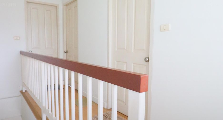 For sale 3 bedrooms townhouse in Bang Kapi, Bangkok