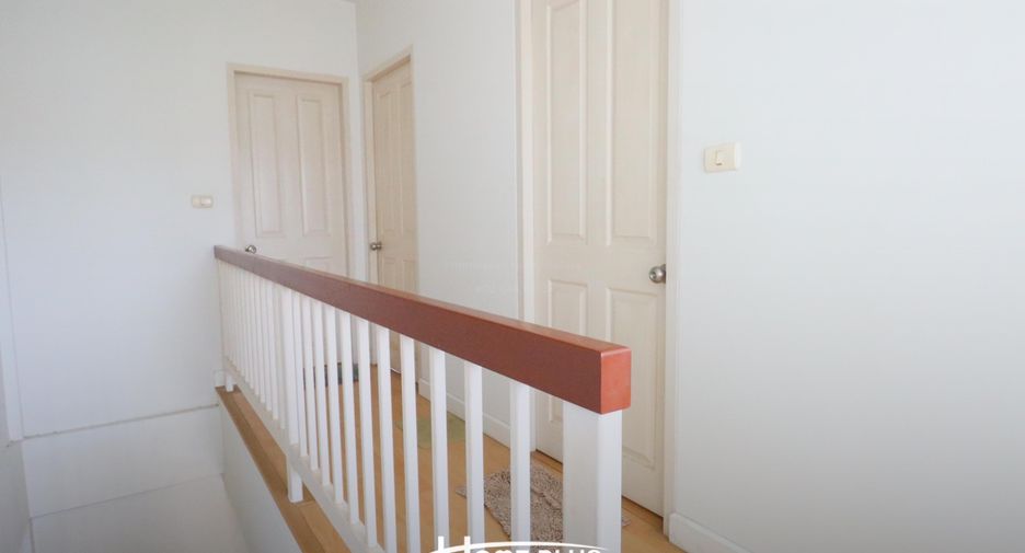 For sale 3 bedrooms townhouse in Bang Kapi, Bangkok