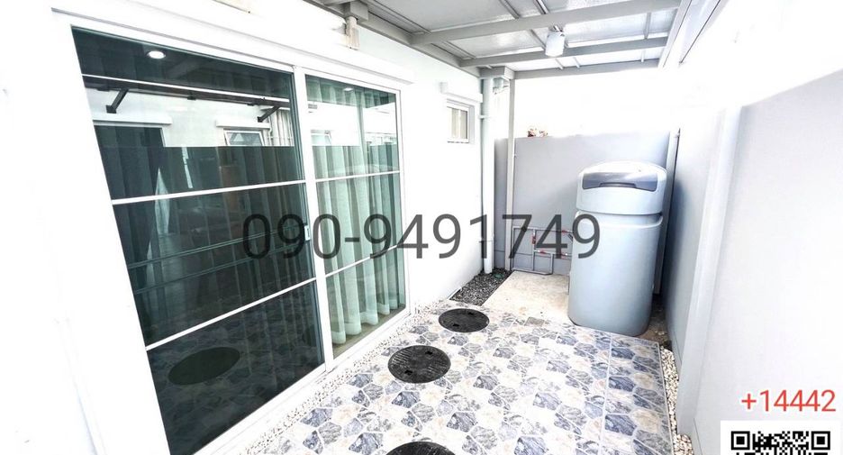 For rent 2 bedrooms townhouse in Prawet, Bangkok