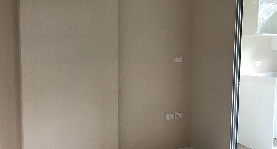 For sale 1 bed apartment in Khlong Toei, Bangkok