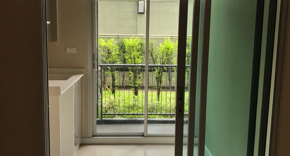 For sale 1 bed apartment in Khlong Toei, Bangkok