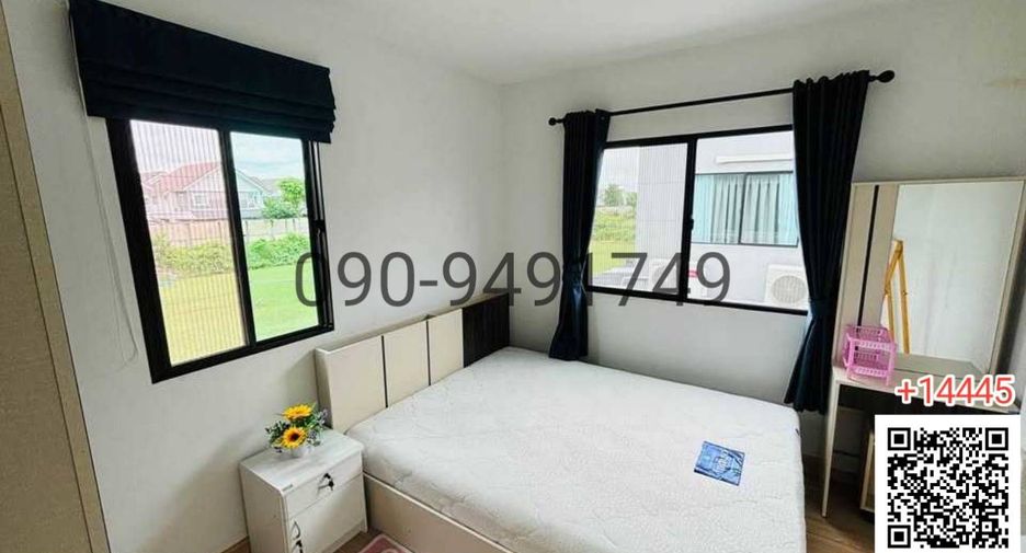 For rent 2 bedrooms townhouse in Khlong Sam Wa, Bangkok