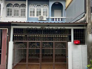 For Rent 2 Bedroom Townhouse In Saphan Sung, Bangkok
