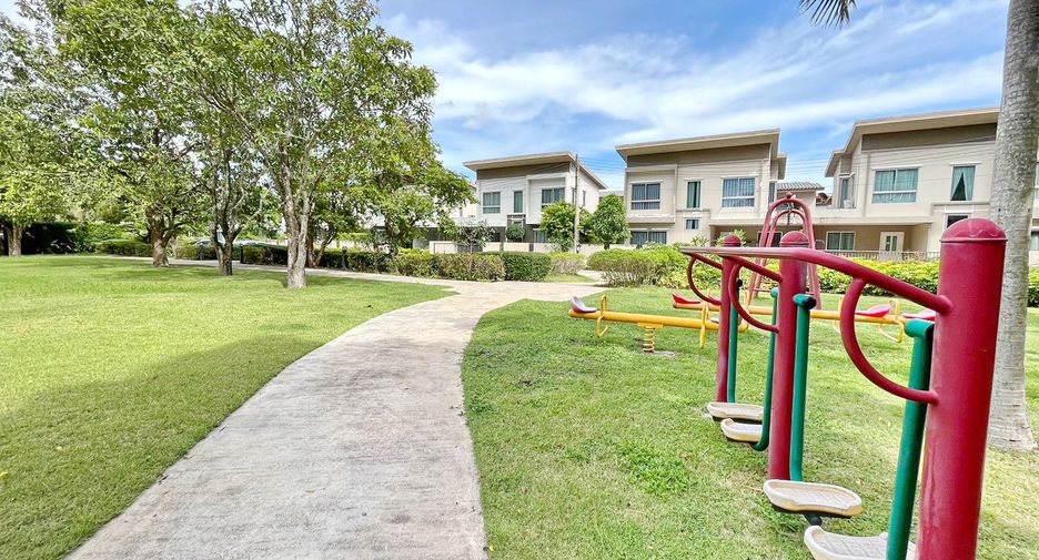 For rent 4 bedrooms house in Si Racha, Chonburi