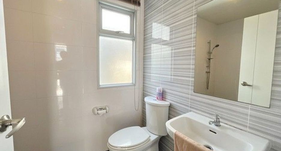 For rent 4 bedrooms house in Si Racha, Chonburi