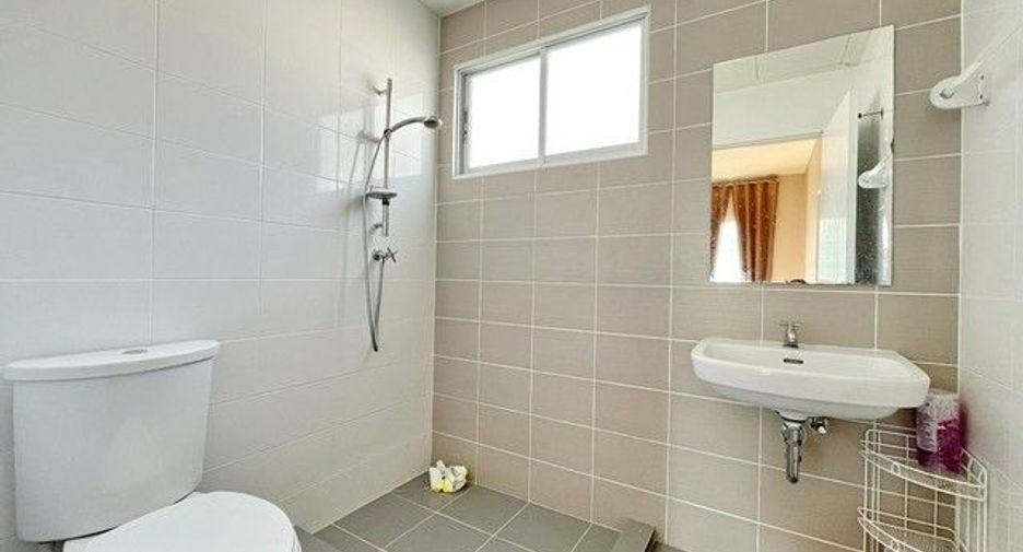 For rent 4 bedrooms house in Si Racha, Chonburi