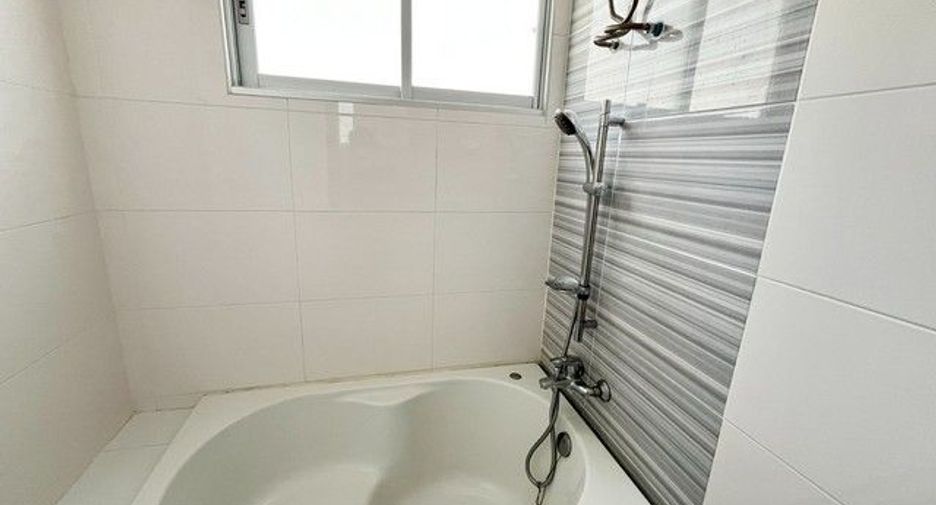 For rent 4 bedrooms house in Si Racha, Chonburi