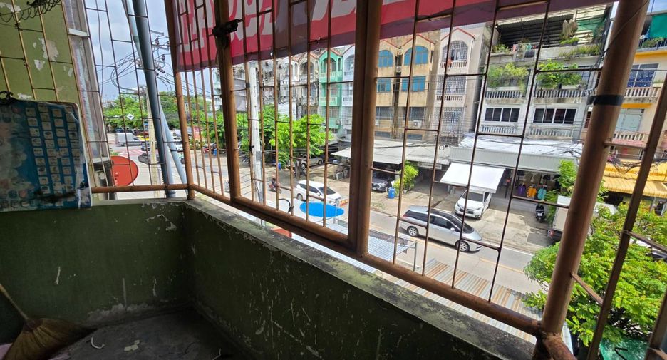 For sale 20 bedrooms retail Space in Bang Khun Thian, Bangkok