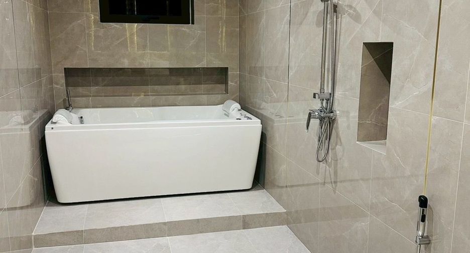 For rent 4 ベッドルーム villa in Bang Lamung, Chonburi