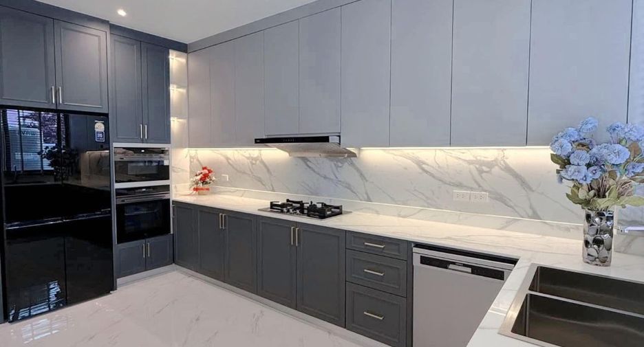 For rent 4 bedrooms house in Jomtien, Pattaya