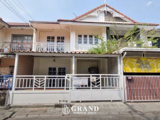 For sale 3 bed townhouse in Khlong Luang, Pathum Thani