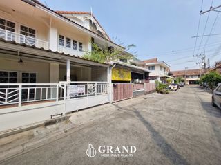 For sale 3 bed townhouse in Khlong Luang, Pathum Thani
