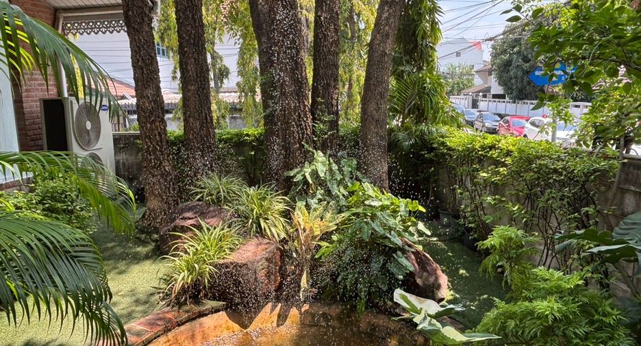 For sale 5 ベッドルーム house in Chatuchak, Bangkok