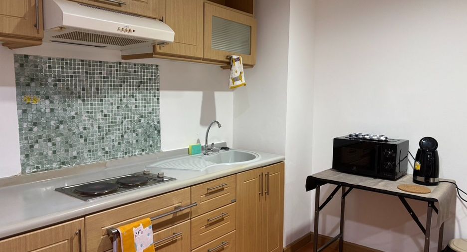 Wohnung zur Miete mit 2 Zimmer in Pathum Wan, Bangkok