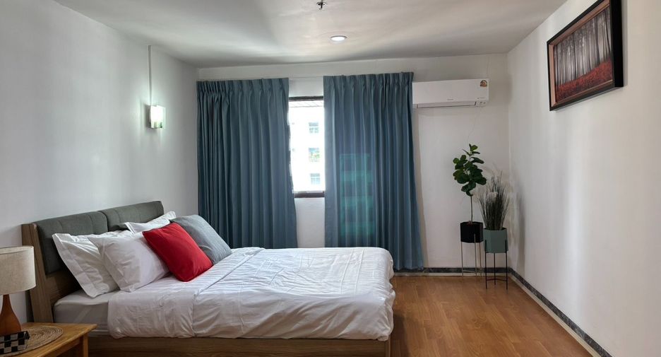 Wohnung zur Miete mit 2 Zimmer in Pathum Wan, Bangkok
