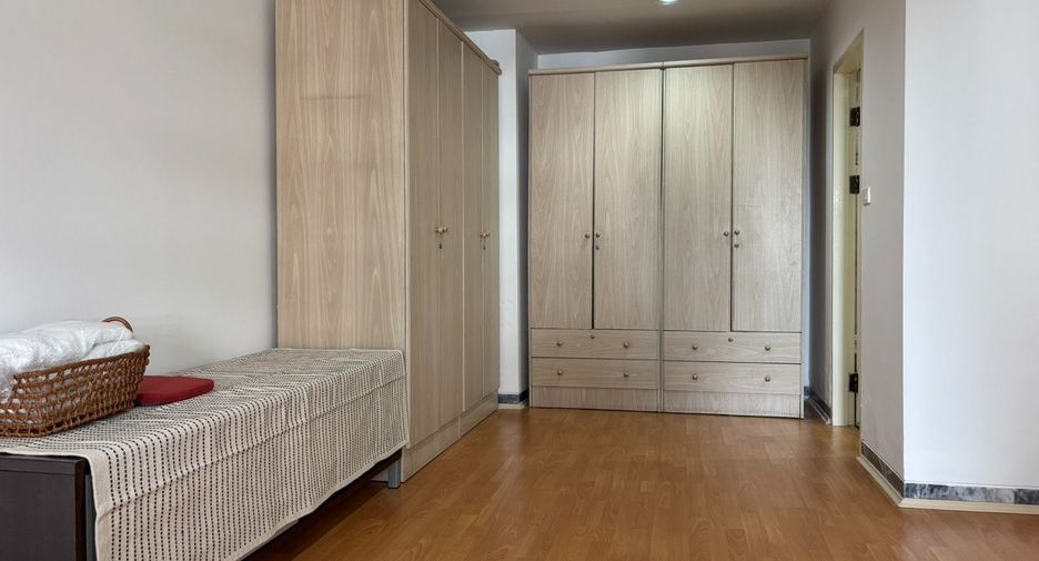 Wohnung zur Miete mit 2 Zimmer in Pathum Wan, Bangkok