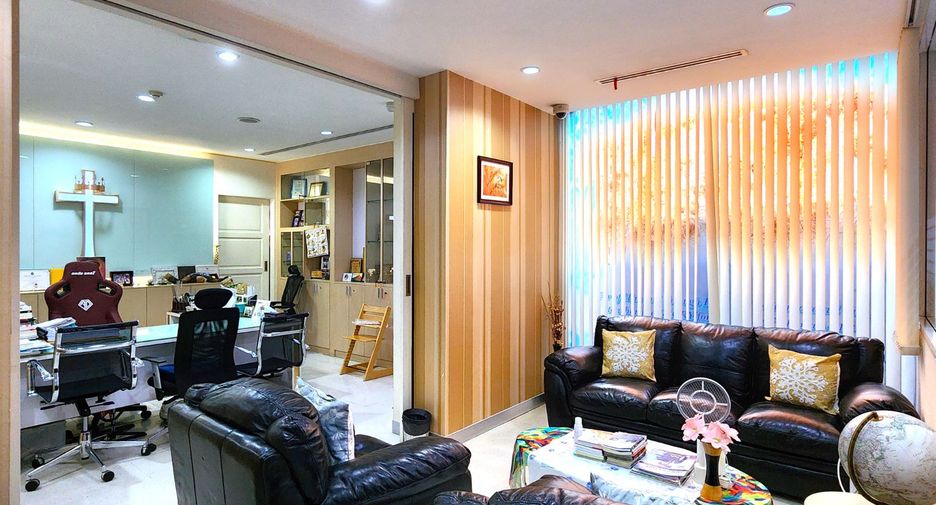 Büro zur Miete und zum Kauf in Yan Nawa, Bangkok