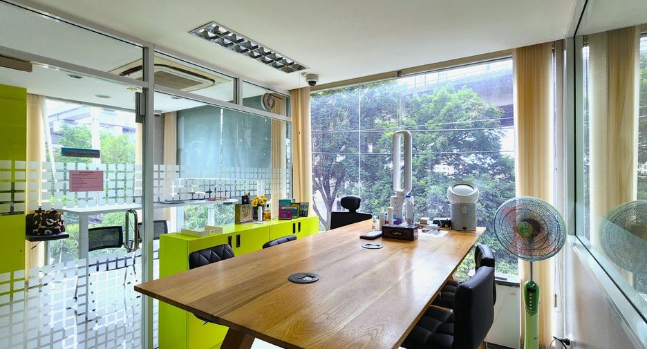 Büro zur Miete und zum Kauf in Yan Nawa, Bangkok