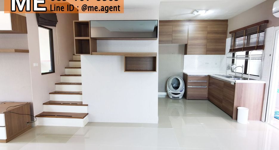 Casa adosada en venta de 3 habitaciones en Suan Luang, Bangkok