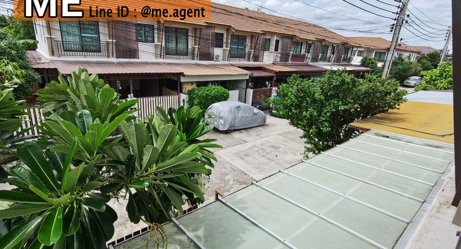 Casa adosada en venta de 3 habitaciones en Suan Luang, Bangkok