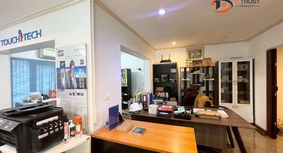 For sale 3 bedrooms house in Thung Khru, Bangkok