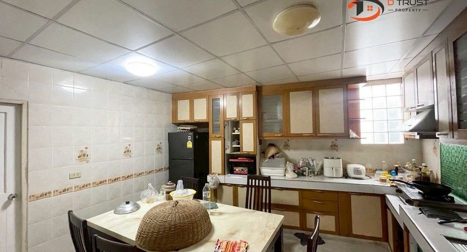 For sale 3 bedrooms house in Thung Khru, Bangkok