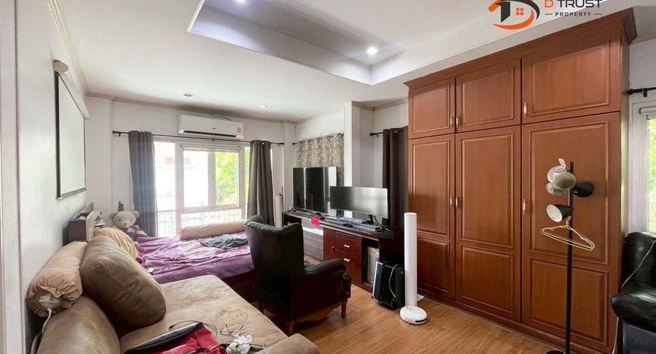 For sale 3 bedrooms house in Thung Khru, Bangkok