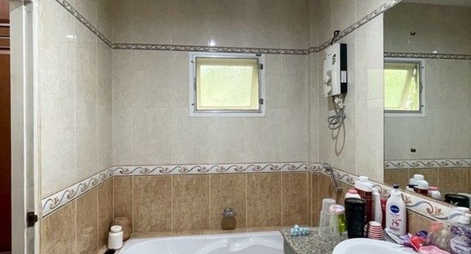 For sale 3 bedrooms house in Thung Khru, Bangkok