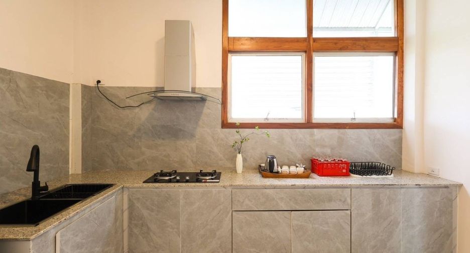 For rent 7 bedrooms villa in San Sai, Chiang Mai