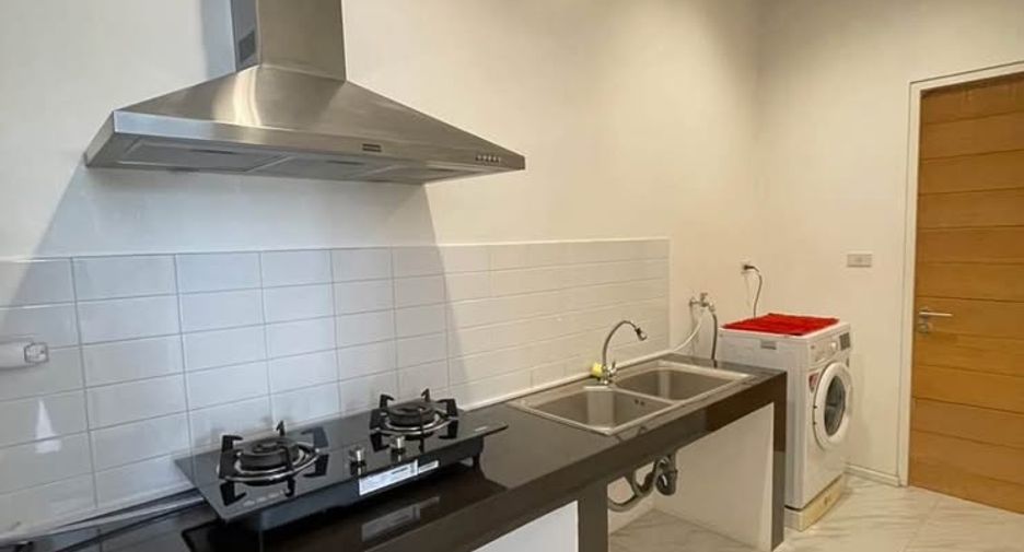 For rent 4 bedrooms villa in Mueang Chiang Mai, Chiang Mai