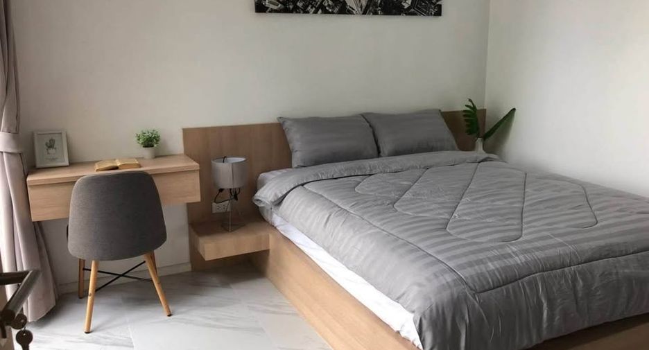 For rent 4 bedrooms villa in Mueang Chiang Mai, Chiang Mai