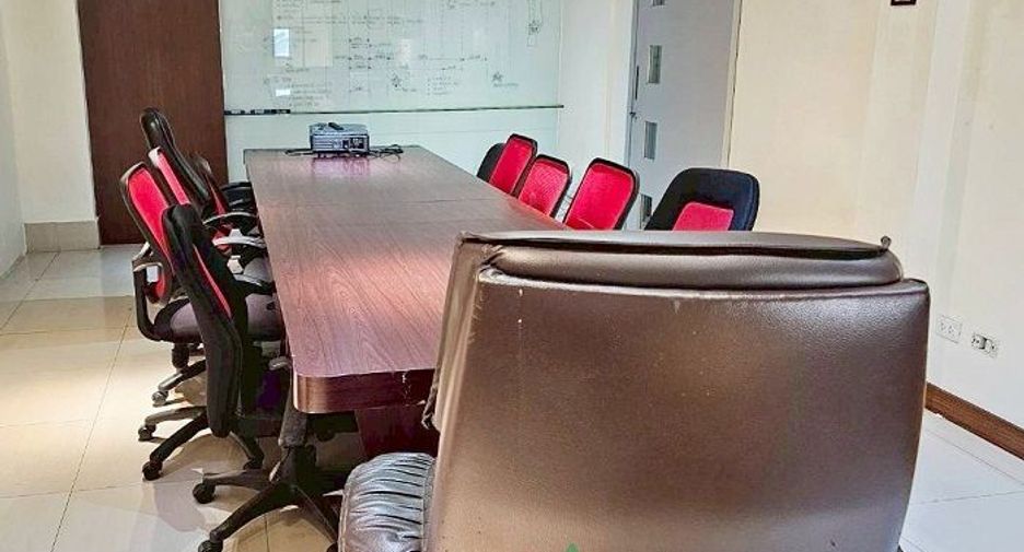 Продажа 6 спальни торговое помещение в Пхаси Чароен, Бангкок