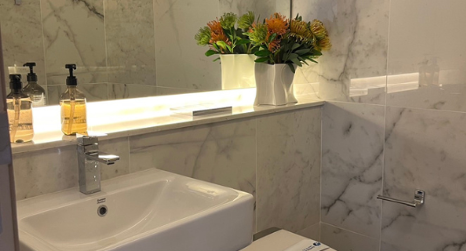 For sale 3 bedrooms condo in Khlong Toei, Bangkok